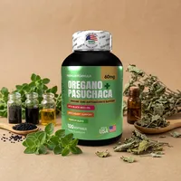 Cápsulas de orégano y pasuchaca con sus ingredientes naturales alrededor