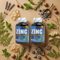 Combo de gomitas de zinc con sus ingredientes naturales alrededor
