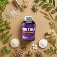 Gomitas de biotina con sus ingredientes naturales alrededor
