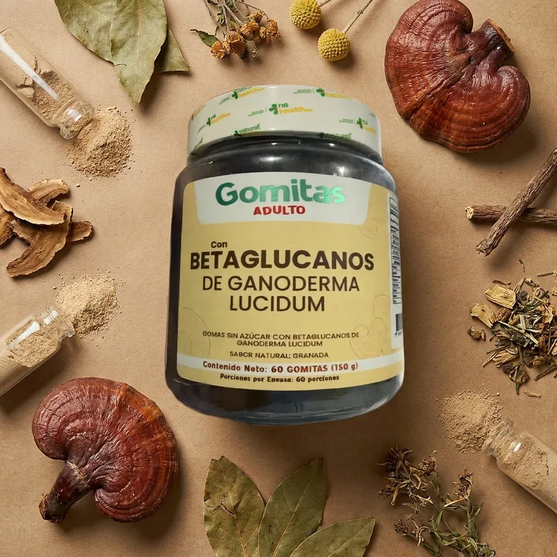 Gomitas de ganoderma con sus ingredientes naturales alrededor