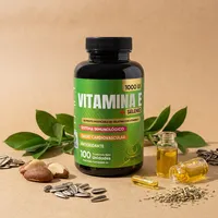 Gomitas de vitamina E y selenio con sus ingredientes naturales alrededor