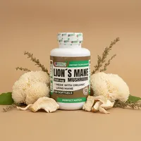 Melena de león en cápsulas con sus ingredientes naturales alrededor