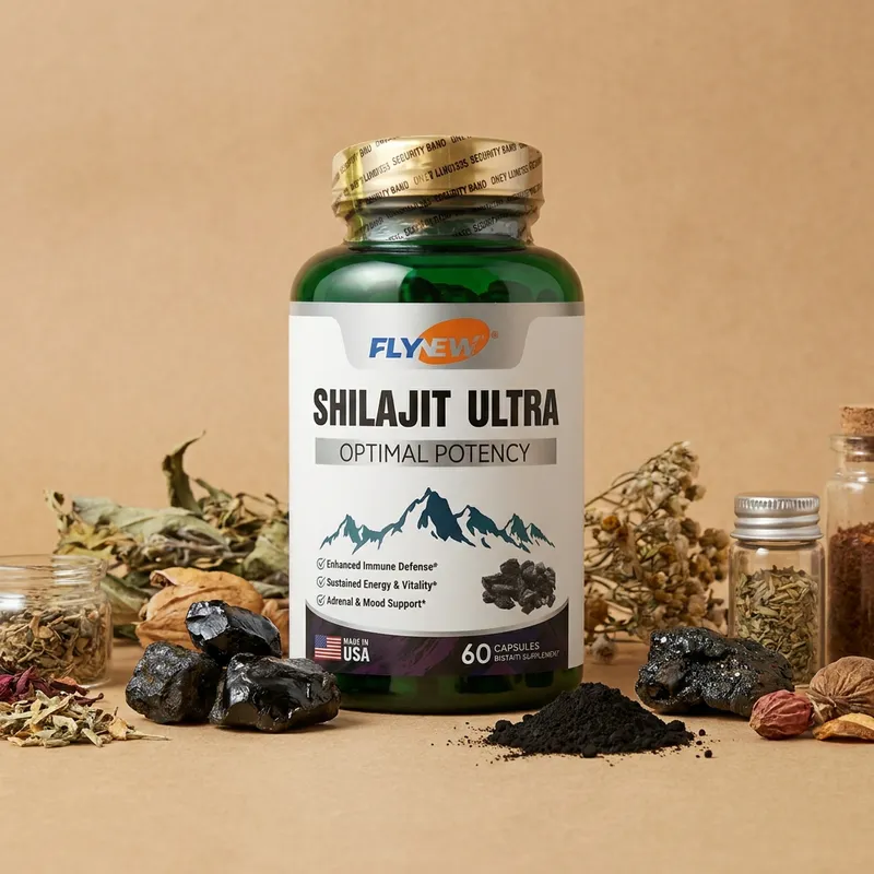 Shilajit en cápsulas con sus ingredientes naturales alrededor